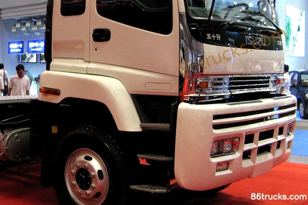 Isuzu F Series Heavy Truck 360 hp 6X4(10 wheels) Tractor Truck Exterior (2) | 86Trucks