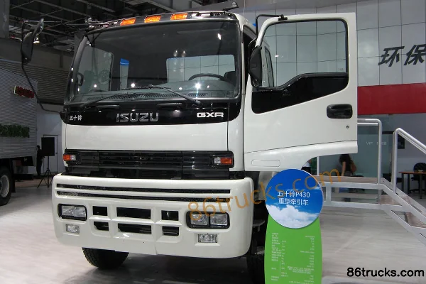 Isuzu F série poids lourd 360 ch 4X2(6 roues) tracteur routier Extérieur