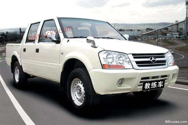BAW Luling 2.7L Diesel Double Row Trainer Pickup Exterior