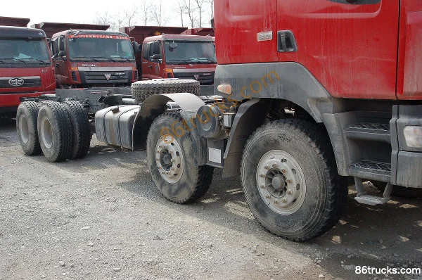 Dongfeng Liuqi Chenglong M5 350 hp 8X4(12 wheels) 8m dump truck chassis (3) | 86Trucks