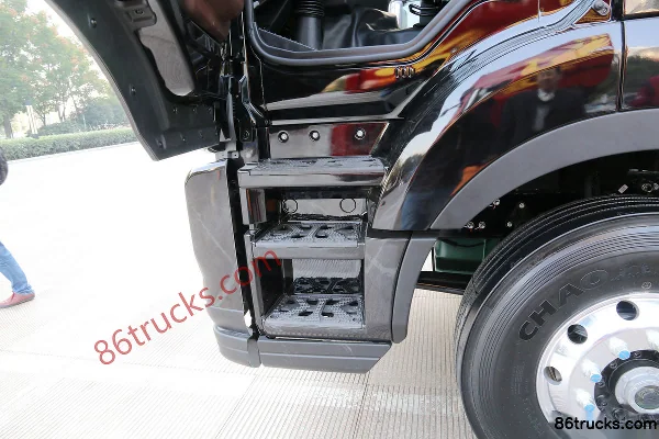 JAC Gallop K5 II W Heavy Truck 380 hp 6X4(10 wheels) Tractor Truck Cab (2) | 86Trucks