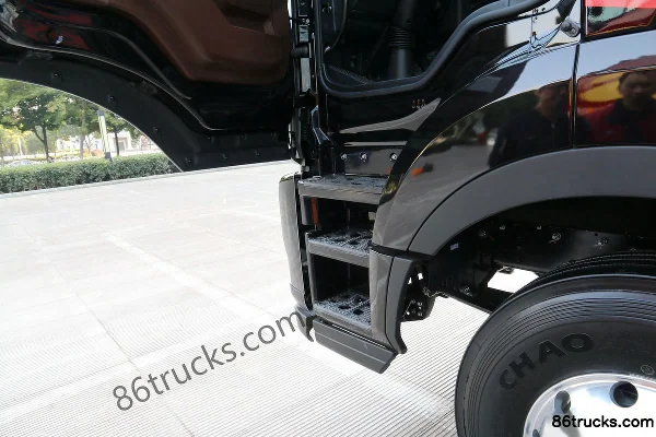 JAC Gallop K5 II W Heavy Truck 380 hp 6X4(10 wheels) Tractor Truck Cab (1) | 86Trucks