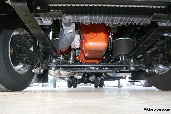 JAC Gallop K5L Medium Truck 180 hp 4X2(6 wheels) 6.2m Day Cab Van Body Cargo Truck Chassis (2) | 86Trucks