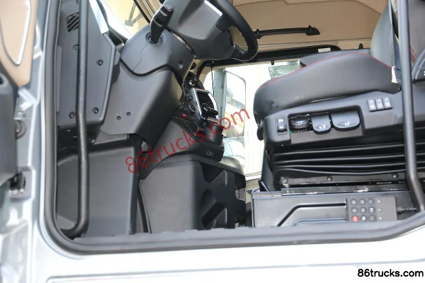 JAC Gallop K7W Heavy Truck Luxury Edition 440 hp 4X2(6 wheels) Tractor Truck Cab (3) | 86Trucks