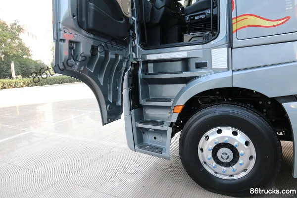 JAC Gallop K7W Heavy Truck Luxury Edition 440 hp 4X2(6 wheels) Tractor Truck Cab (1) | 86Trucks