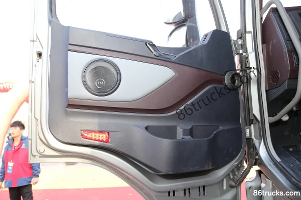 Dayun New N8V Heavy Truck Heavy Duty Type 430 hp 6X4(10 wheels) Tractor Truck (4.26 Ratio) Cab (2) | 86Trucks