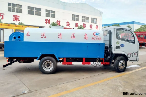 Dongfeng Duolika D6 102 hp 4X2(6 wheels) Cleaning Truck (Chengliwei Brand) Exterior (3) | 86Trucks