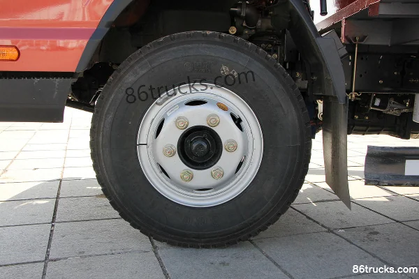 Kama Kaijie M6 129hp 4X2(6 wheels) Flatbed Truck Chassis (2) | 86Trucks