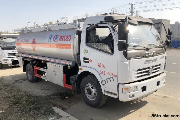 Dongfeng Duolika D7 156 hp 4X2(6 wheels) refueling truck (Chengliwei brand) Exterior