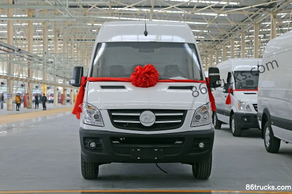 Jiuzhou 4.5T 6m Pure Electric Enclosed Van 75.04kWh Exterior (2) | 86Trucks