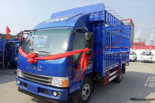 JAC New Kangling H5 156 hp 4X2(6 wheels) 4.18m Single Row Stake Light Truck Exterior (3) | 86Trucks