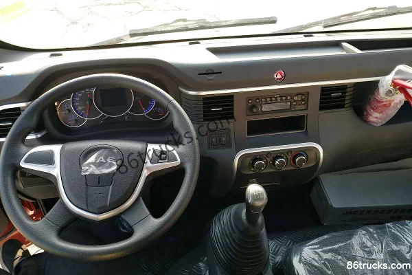 JAC Junling V3 Version Express 109 ch 4X2(6 roues) 3,905 m cabine avancée plateau léger (1) | 86Trucks