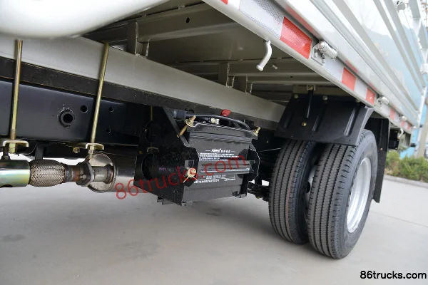 Shifeng Fengling 82 hp 4X2(6 wheels) Diesel 3.05m Single Row Flatbed Mini Truck Chassis (1) | 86Trucks