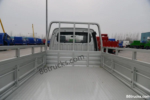 Shifeng Fengling 82 hp 4X2(6 wheels) Diesel 3.05m Single Row Flatbed Mini Truck Body (2) | 86Trucks