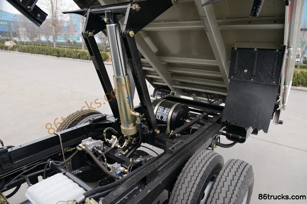 Shifeng Fengling 82hp 4X2(6 wheels) 2.475m dump truck Chassis (2) | 86Trucks