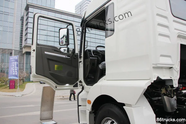 SHACMAN Commercial Vehicle Xuande X3 Heavy Truck Lightweight Edition 270 hp 4X2(6 wheels) 9.5m Van Cargo Truck Cab (1) | 86Trucks