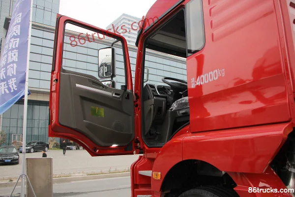 SHACMAN Commercial Vehicle Xuande X3 440 hp 6X4(10 wheels) Tractor Truck (Xi’an Cummins) Cab (1) | 86Trucks