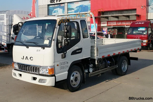 JAC Junling E3 102hp 4X2(6 wheels) 3.37m semi-row flatbed light truck Exterior (3) | 86Trucks