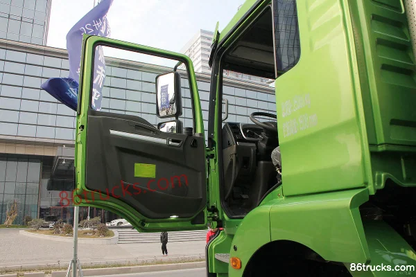 SHACMAN Commercial Vehicle X3 385 ch 6X4(10 roues) camion benne à gravats Cabine (1) | 86Trucks