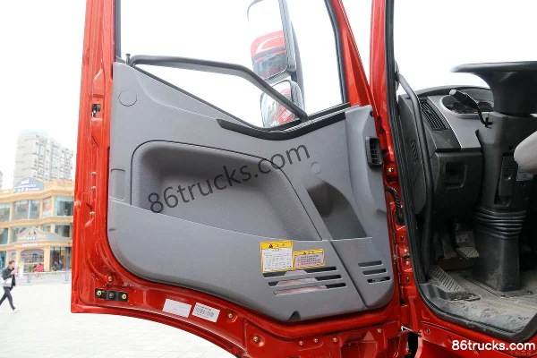 FAW Jiefang J6M heavy truck 350 hp 4X2(6 wheels) tractor truck Cab (2) | 86Trucks