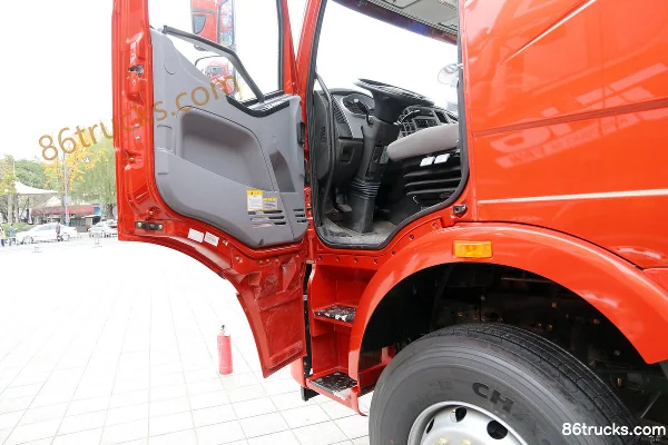 FAW Jiefang J6M heavy truck 350 hp 4X2(6 wheels) tractor truck Cab (1) | 86Trucks