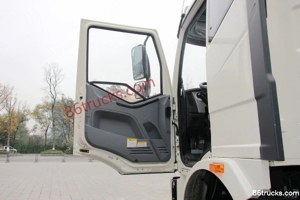 FAW Jiefang J6L lightweight version 320hp 8X4(12 wheels) 7.9m³ concrete mixer truck (Yate Heavy Industry brand) Cab (1) | 86Trucks