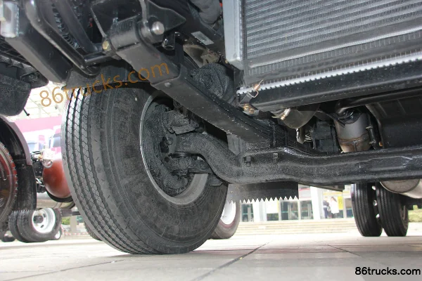 FAW Jiefang J6F 150 ch 4X2(6 roues) 4,85 m camion léger à ridelles cabine approfondie (pont arrière 6T) Châssis (2) | 86Trucks