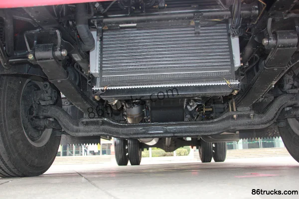 FAW Jiefang J6F 150 ch 4X2(6 roues) 4,85 m camion léger à ridelles cabine approfondie (pont arrière 6T) Châssis (1) | 86Trucks