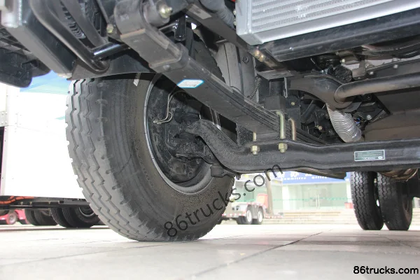 FAW Jiefang J6F Express Edition 110hp 4X2(6 wheels) 4.21m Single Row Van Cargo Truck Chassis (2) | 86Trucks