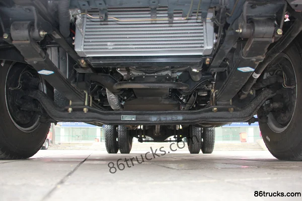 FAW Jiefang J6F Express Edition 110hp 4X2(6 wheels) 4.21m Single Row Van Cargo Truck Chassis (1) | 86Trucks