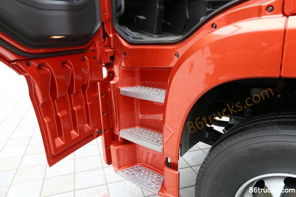 FAW Jiefang Qingdao JH6 Heavy Truck 430 hp 6X4(10 wheels) tractor truck Cab (3) | 86Trucks