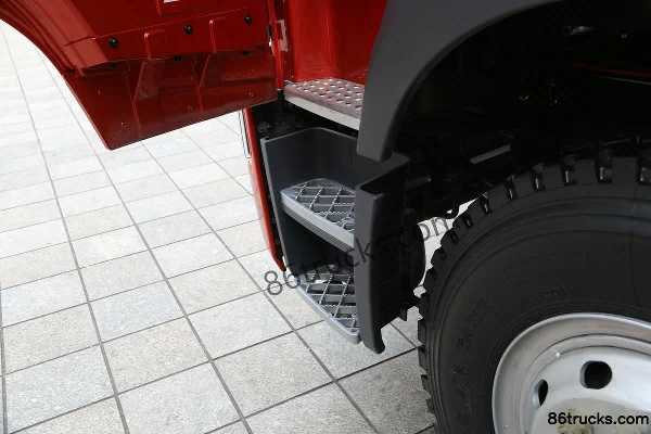 FAW Jiefang Qingdao Long VH Medium Truck Southern Edition 220hp 4X2(6 wheels) 6.75m flatbed cargo truck Cab (3) | 86Trucks