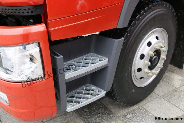 FAW Jiefang Qingdao Long VH Medium Truck Southern Edition 220hp 4X2(6 wheels) 6.75m flatbed cargo truck Chassis (2) | 86Trucks