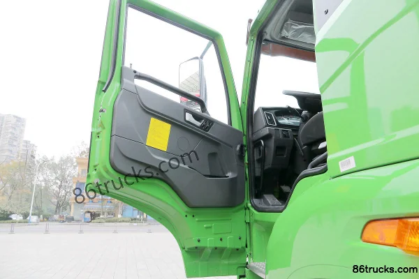 FAW Jiefang Qingdao Tian V poids lourd 350 ch 8X4(12 roues) camion benne 6,8 m Cabine (3) | 86Trucks