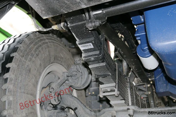 FAW Jiefang Qingdao Tian V poids lourd 350 ch 8X4(12 roues) camion benne 6,8 m Châssis (1) | 86Trucks