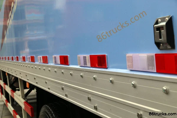 FAW Jiefang J6L Medium Truck Quality Smart Edition 180hp 4X2(6 wheels) 7.7m van cargo truck (Fast Gear) Body (2) | 86Trucks