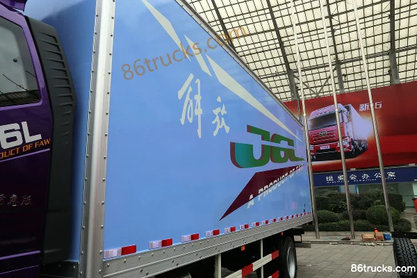 FAW Jiefang J6L Medium Truck Quality Smart Edition 180hp 4X2(6 wheels) 7.7m van cargo truck (Fast Gear) Body (1) | 86Trucks