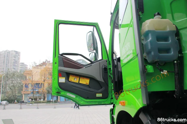 FAW Jiefang J6P Heavy Truck 370hp 8X4(12 wheels) 7.6m Dump Truck (Flat Front) Cab (1) | 86Trucks