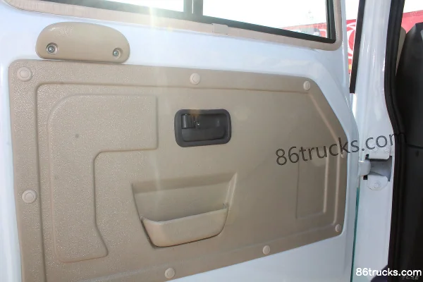 Dongfeng 115 hp van truck Cab (2) | 86Trucks