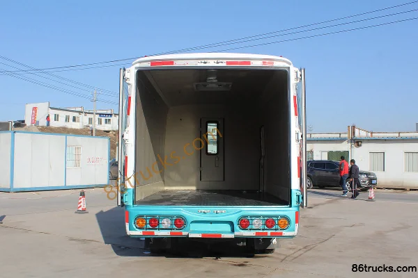 Dongfeng 115 hp van truck Cargo Box (3) | 86Trucks