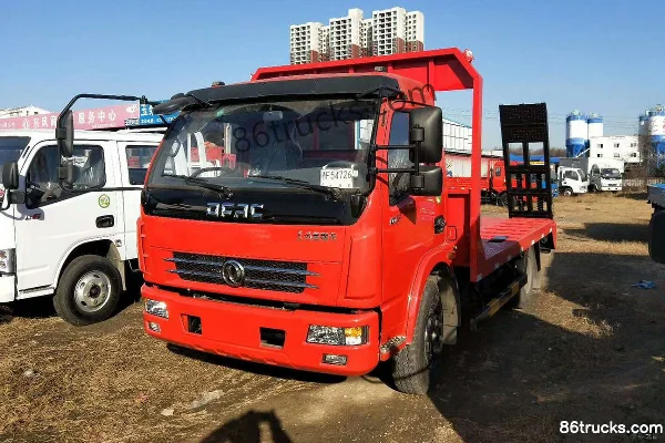 Dongfeng Duolika D6 129hp 4X2(6 wheels) flatbed truck (Huatong brand) Exterior