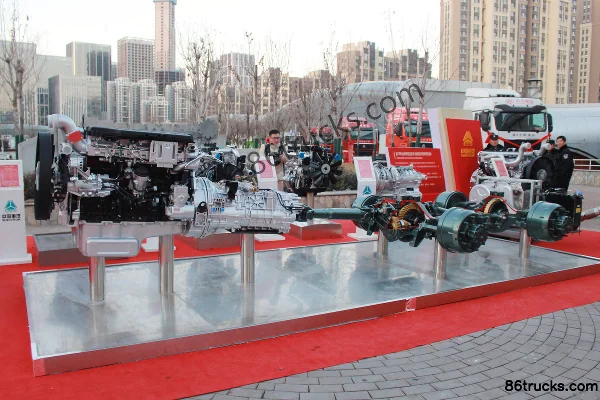 Sinotruk MT05.14-50 140 hp 5L China V Natural Gas Engine Exterior (3) | 86Trucks