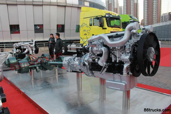 Sinotruk MT05.14-50 140 hp 5L China V Natural Gas Engine Exterior (2) | 86Trucks