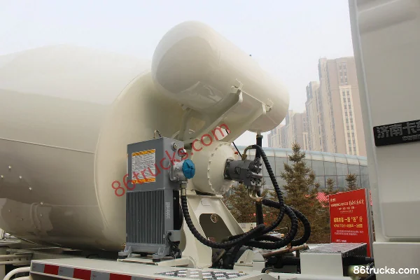 Sinotruk HOWO T5G Regulation Edition 340hp 8X4(12 wheels) 7.99m³ Concrete Mixer Truck Cab (3) | 86Trucks