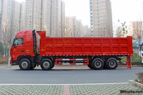Sinotruk HOWO T7H Heavy Truck 540 hp 8X4(12 wheels) 8.8m Dump Truck Exterior (2) | 86Trucks
