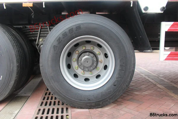 Sinotruk HOWO T6G Green Pass Edition 380hp 8X4(12 wheels) 9.5m Stake Truck Chassis (3) | 86Trucks