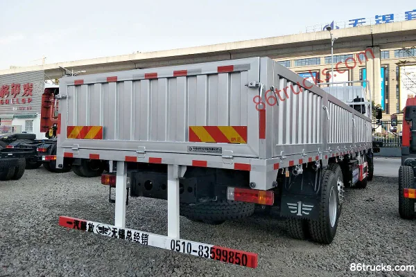 FAW Jiefang Qingdao Han V Heavy Truck 260hp 8X2(10 wheels) 9.5m Flatbed Cargo Truck Exterior (2) | 86Trucks