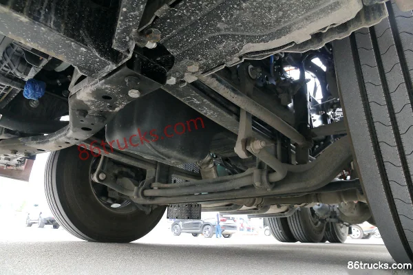 JAC Gallop K7 heavy truck Luxury 440 hp 6X4(10 wheels) tractor truck Chassis (3) | 86Trucks