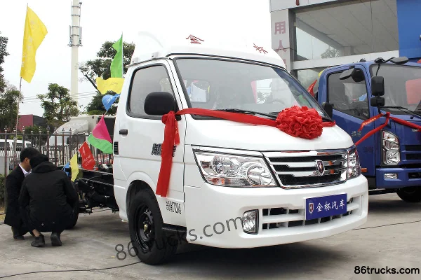 Jinbei Haishi V Card 2.0L 103hp 4X2(6 wheels) Gasoline 3.01m Single Row Van Mini Truck Exterior (3) | 86Trucks