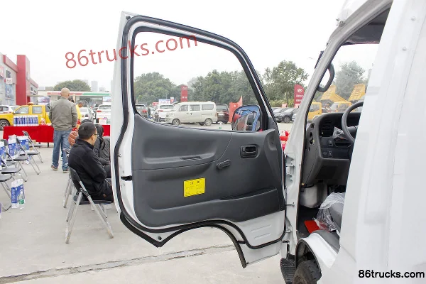 Jinbei Haishi V Card 2.0L 103hp 4X2(6 wheels) Gasoline 3.01m Single Row Van Mini Truck Cab (1) | 86Trucks